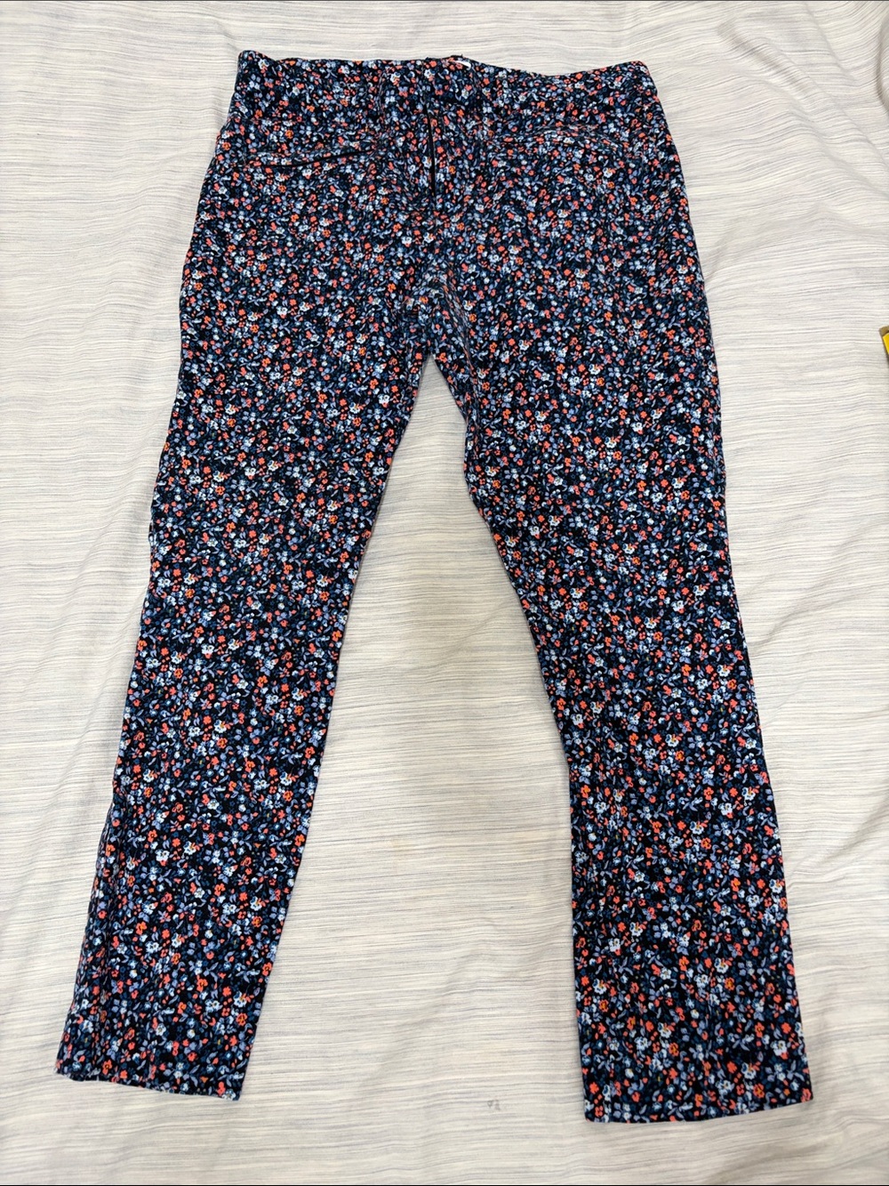 GAP Navy Floral Cropped Leggings with Red & Light Blue Accents